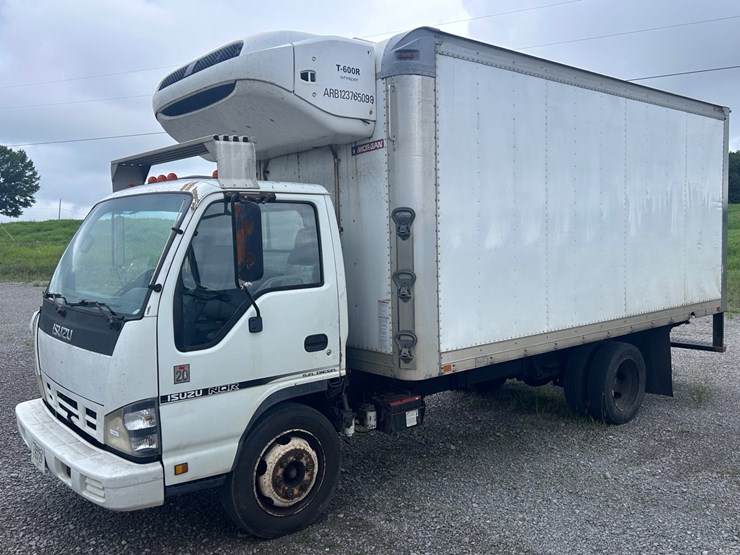 #230-•-2007-isuzu-refrigerated-16’-box-truck-image-1