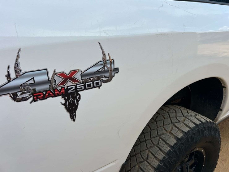 2019-ram-2500-tradesman-image-21
