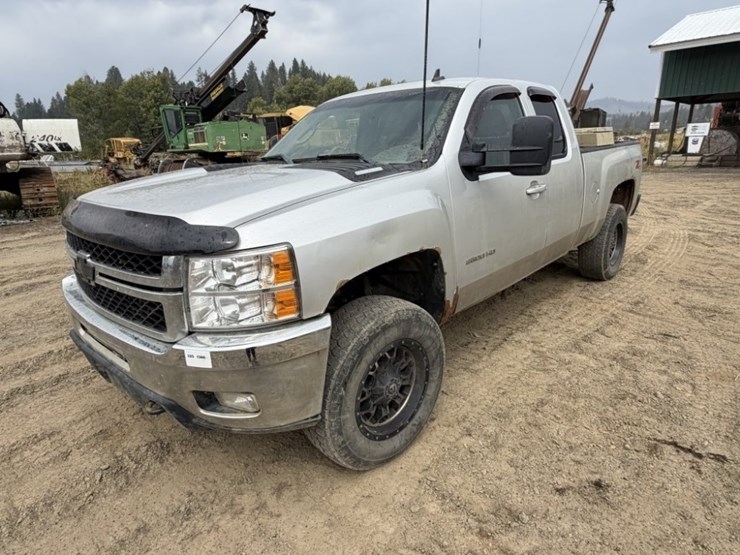 2011-chevrolet-silverado-2500-image-1
