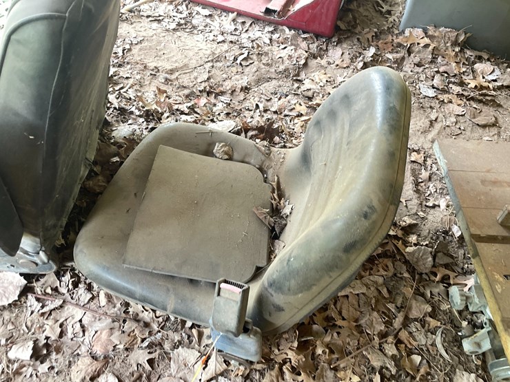 #1645-•-implement-seat-image-1