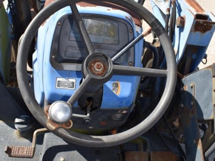 new-holland-tb100-image-14