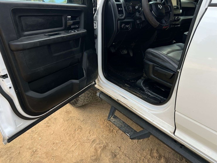 2019-ram-2500-tradesman-image-26
