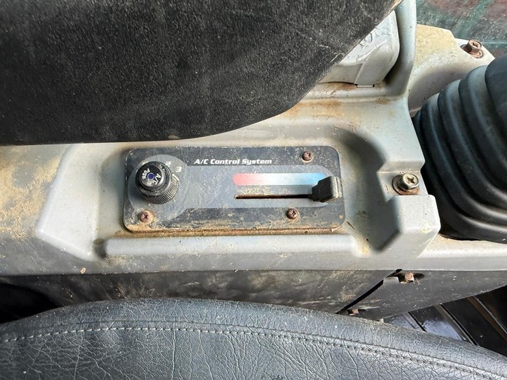 kubota-svl95-2-image-25