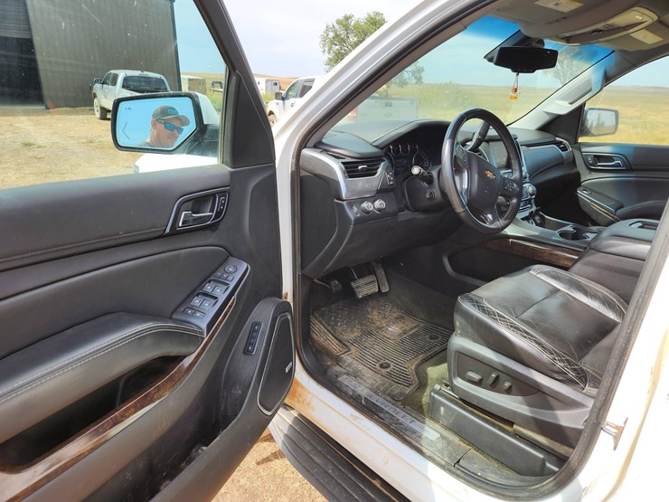 2015-chevrolet-tahoe-lt-image-38