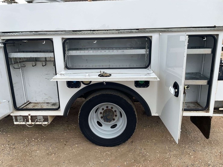 2016-ford-f550-image-14