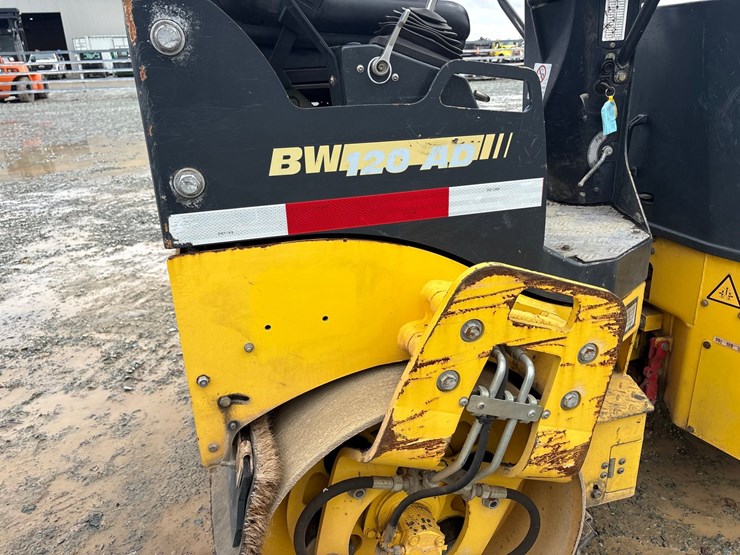 2011-bomag-bw120ad-4-image-14