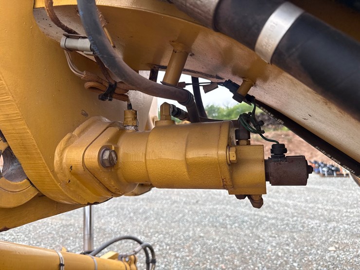 caterpillar-160m-awd-image-94