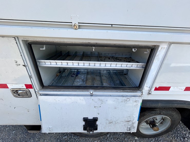 #212-•-2014-saub-pull-behind-service-trailer-image-18
