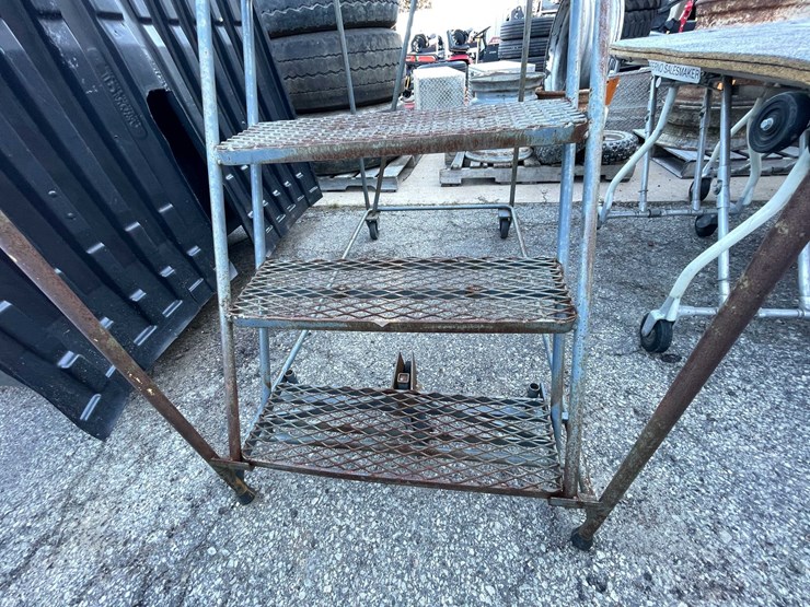 #9122-•-wheeled-shelving-ladder-(03)-image-2