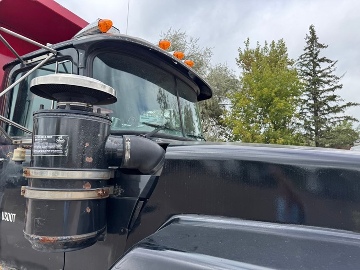 1995-mack-rd688s-image-32