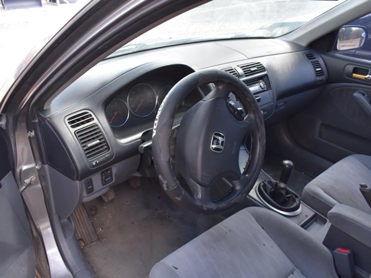 2005-honda-car-(vin-#-ihges15585l012513)-(showing-appx-220,015-miles,-up-to-image-9