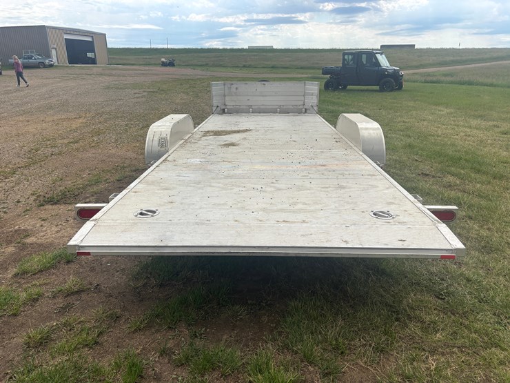 2021-aluma-8218-tilt-trailer-image-5