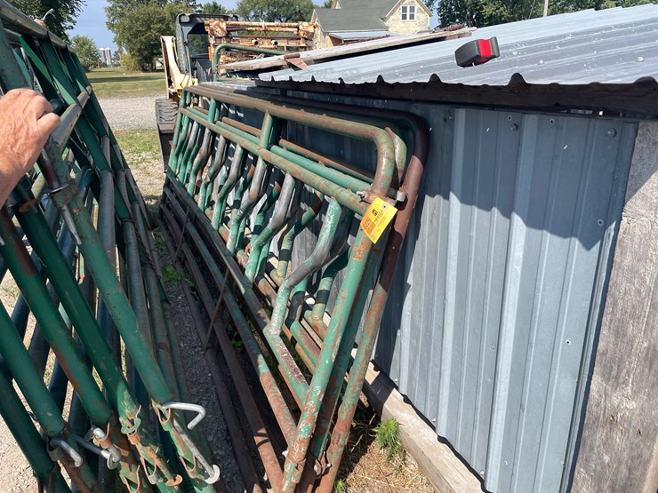 #6229-•-(3)-12'-feeder-gates-image-2