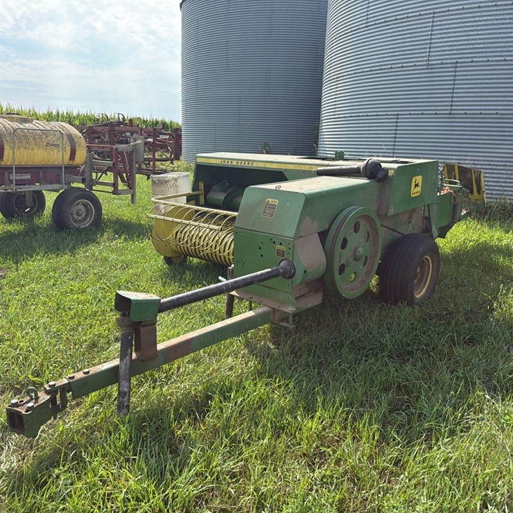 JOHN DEERE 336