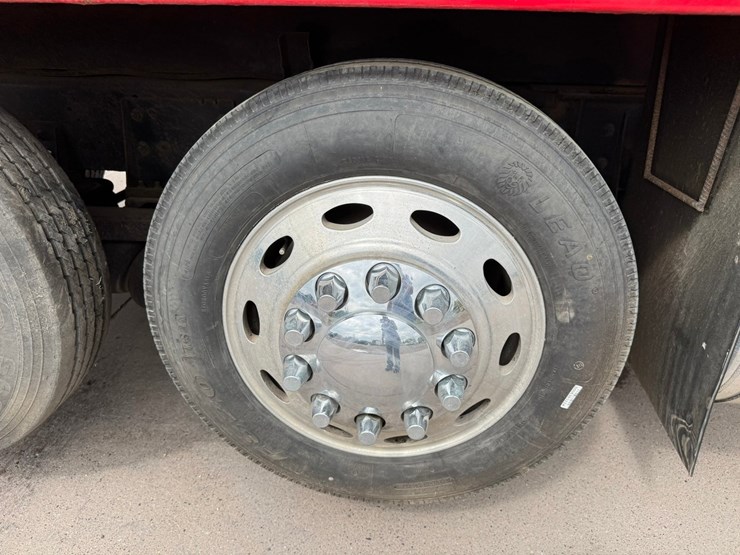 1995-mack-rd688s-image-89