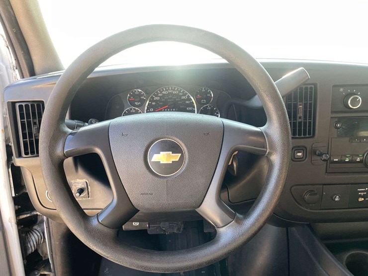 2013-chevrolet-express-2500-image-12