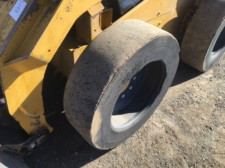 2022-caterpillar-262d3-image-10