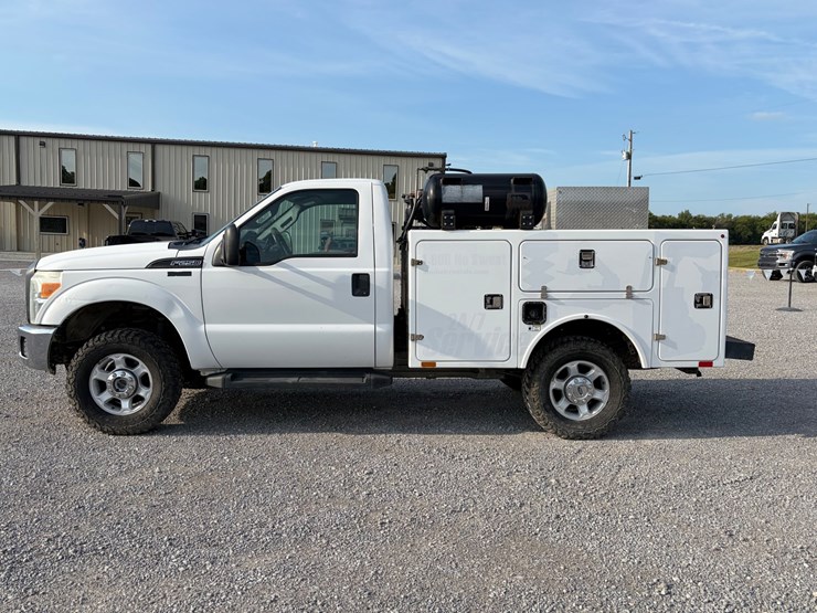 #247-•-2016-ford-xl-f-250-service-truck-image-3