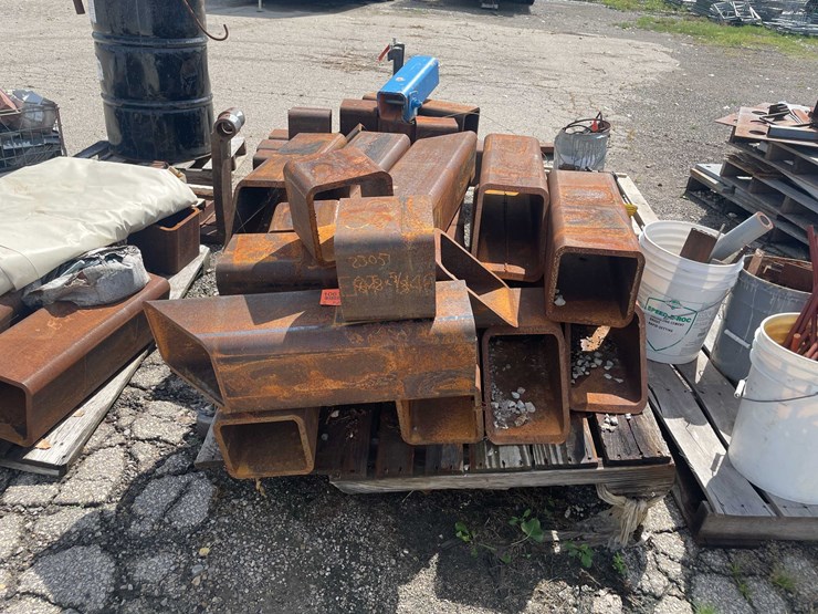 #10616-•-pallet-of-scrap-metal-image-2