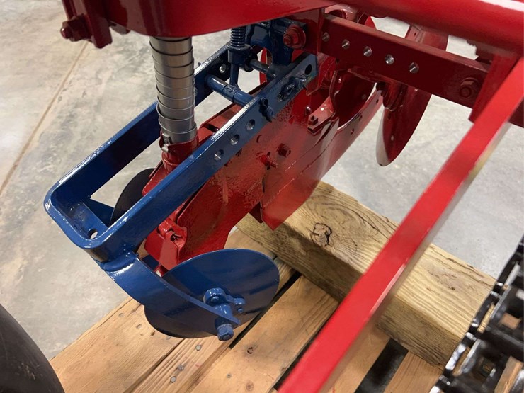 international-harvester-c251-two-row-fast-hitch-planter-image-30