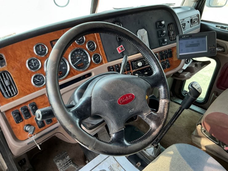 2012-peterbilt-386-image-20