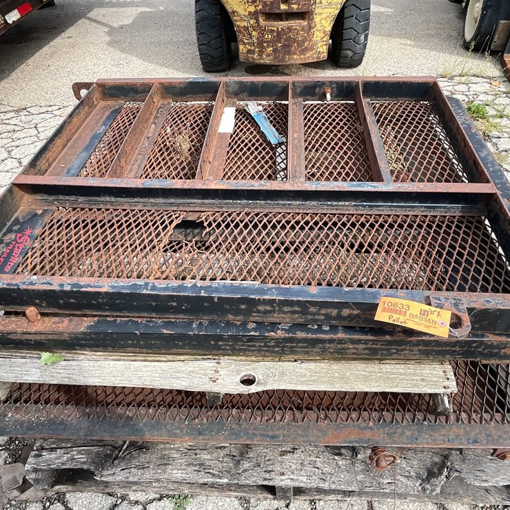 #10633 • (4) Trailer Gates