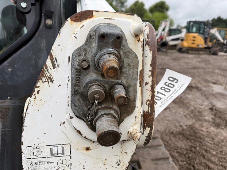 2012-bobcat-t750-image-10