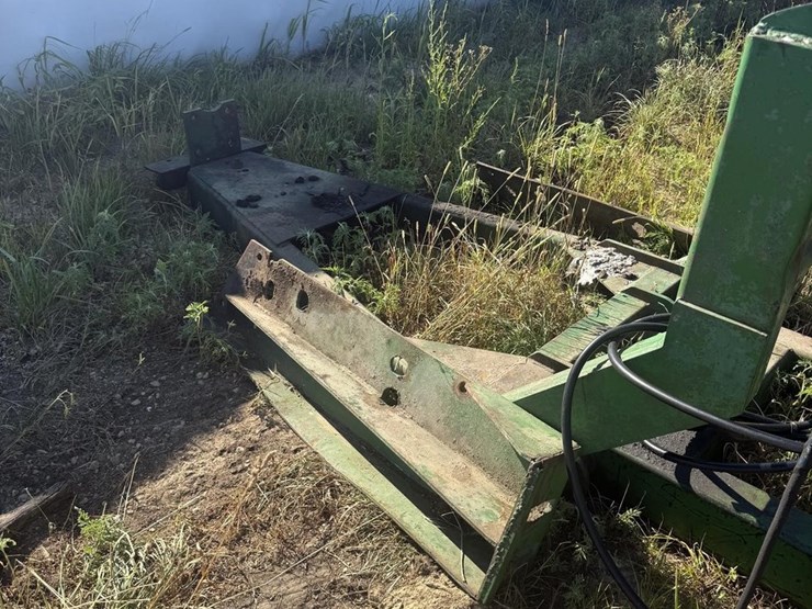 #202-•-john-deere-agricultural-attachment-image-2