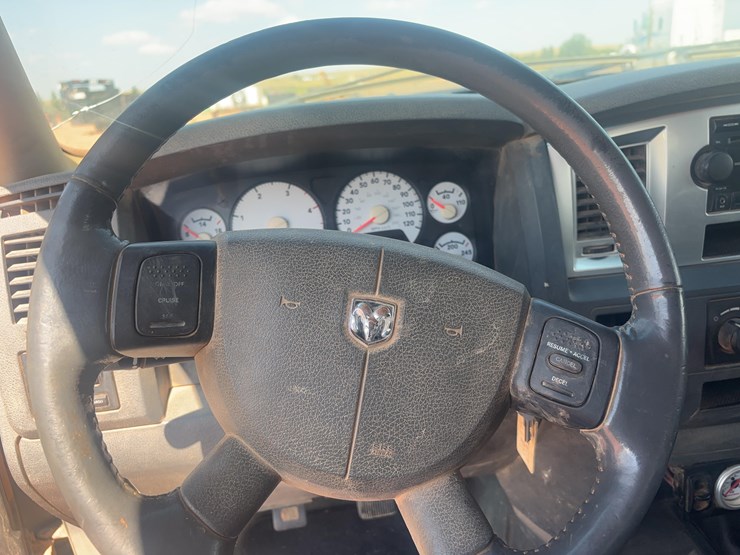 2006-dodge-3500-image-19