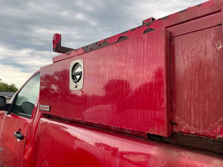 2010-gmc-2500-image-36