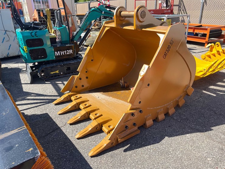caterpillar-320-image-1