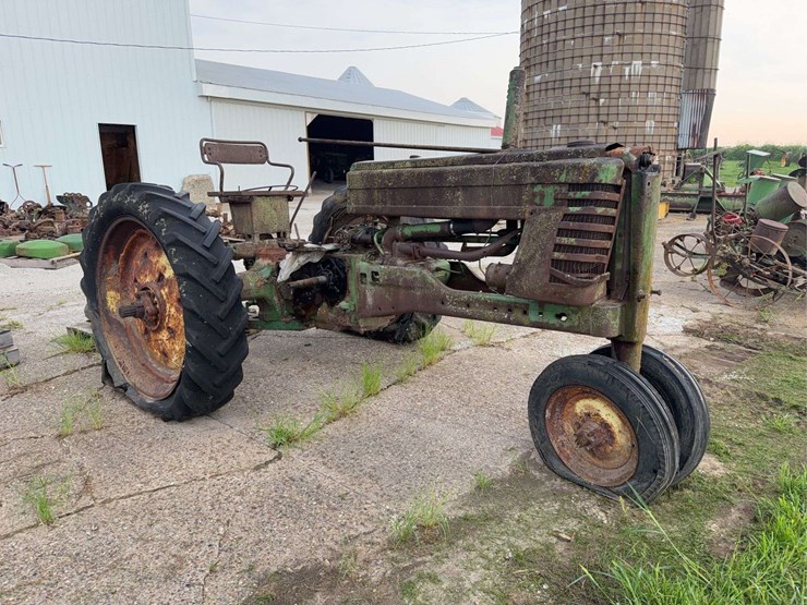 john-deere-b-image-7