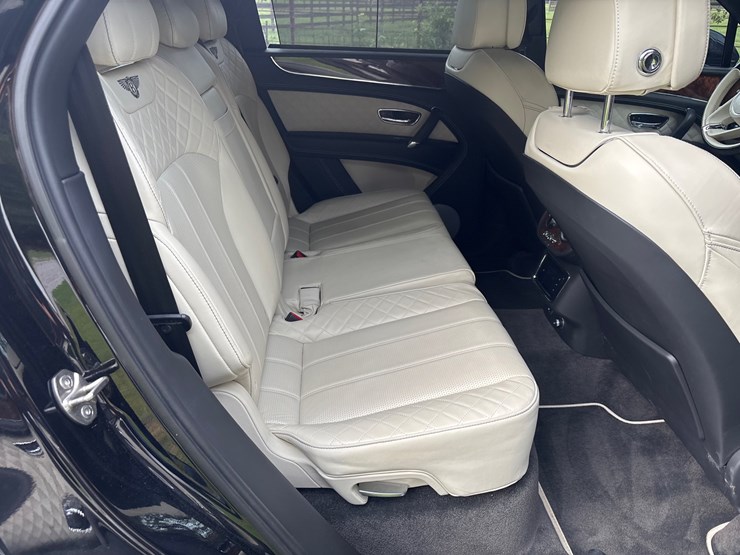 #153-•-offered-at-no-reserve-|-2018-bentley-bentayga-suv-image-37