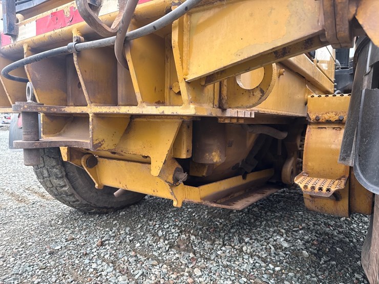 caterpillar-160m-awd-image-63
