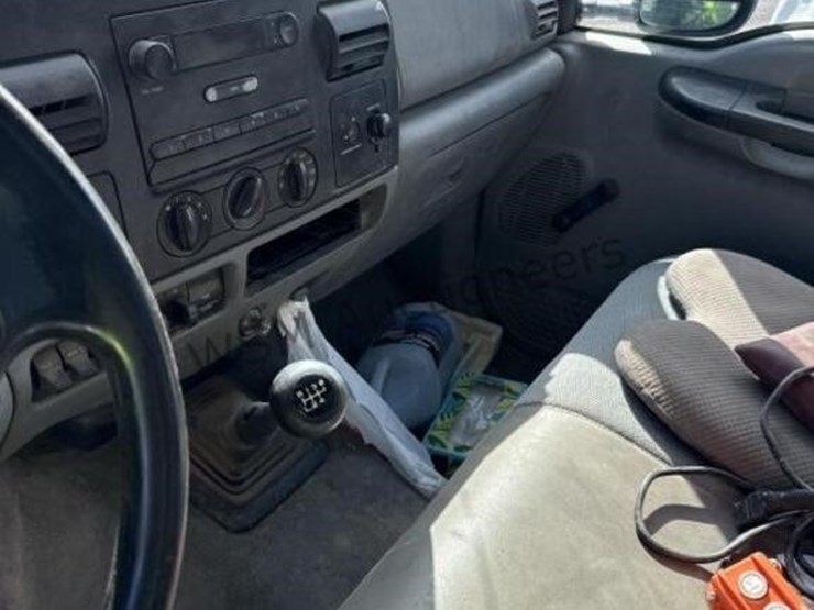 2006-ford-f350-image-26
