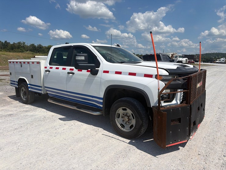 2020-chevrolet-silverado-2500-image-3