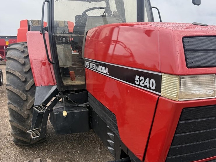 case-ih-5240-image-2