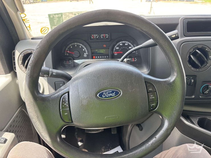 2014-ford-e450-image-11