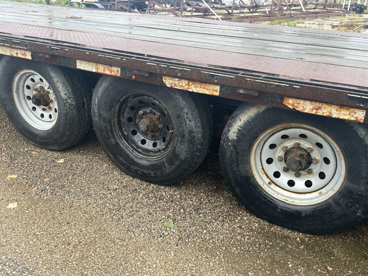 #10501-•-2016-delta-gooseneck-flatbed-(has-wi-title)-image-8