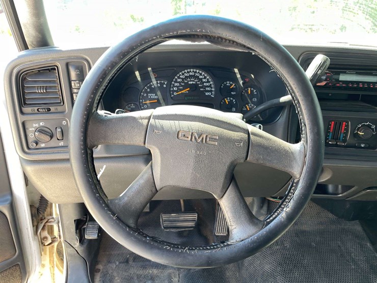 2003-gmc-sierra-2500-image-12