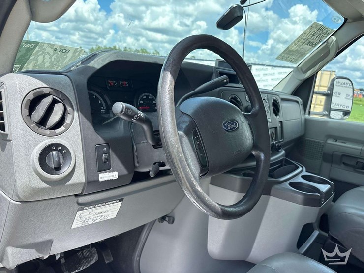 2014-ford-e450-image-10