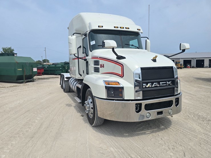 #25251-•-2020-mack-anthem-semi-sleeper-truck-image-20