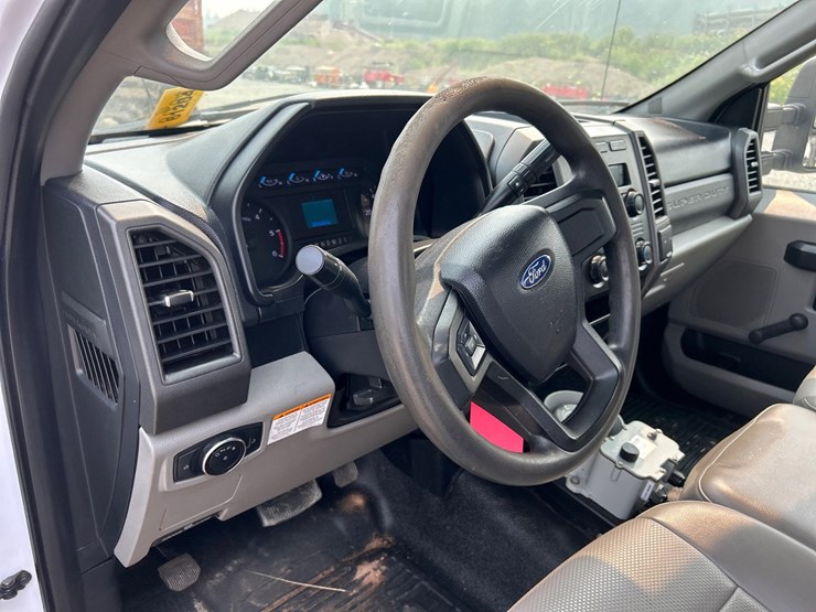 2019-ford-f550-image-64