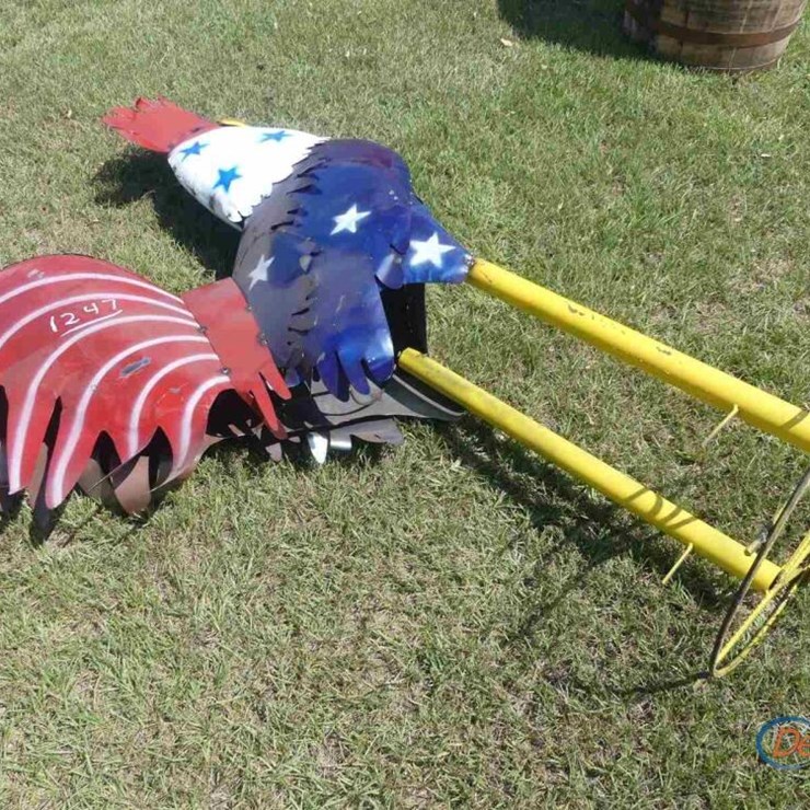 6' METAL ROOSTER