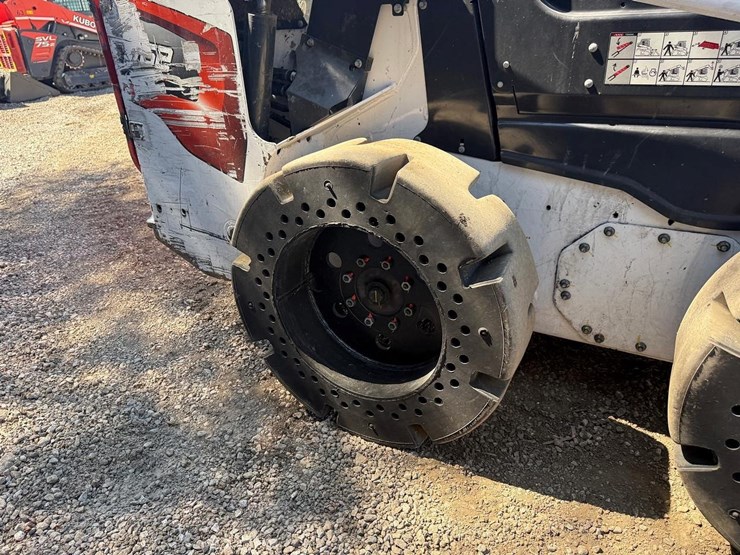 2021-bobcat-s62-image-14