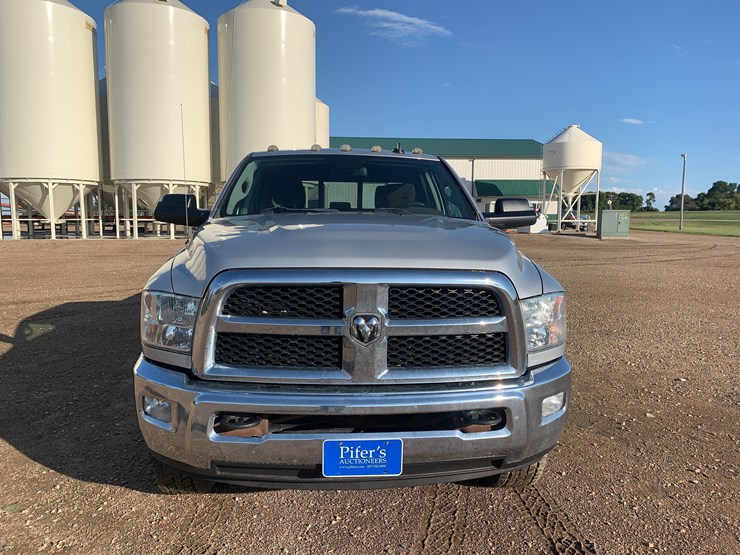2014-dodge-2500-image-2