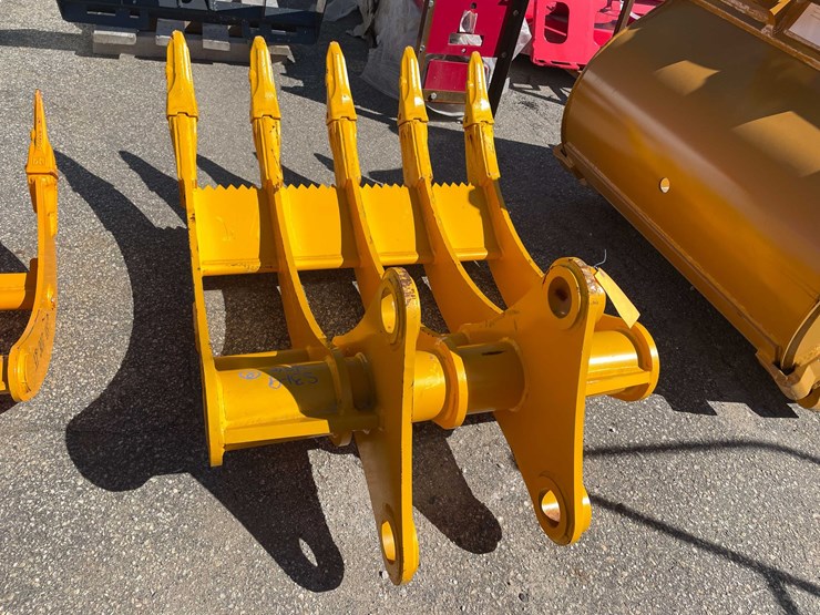 caterpillar-320-image-6