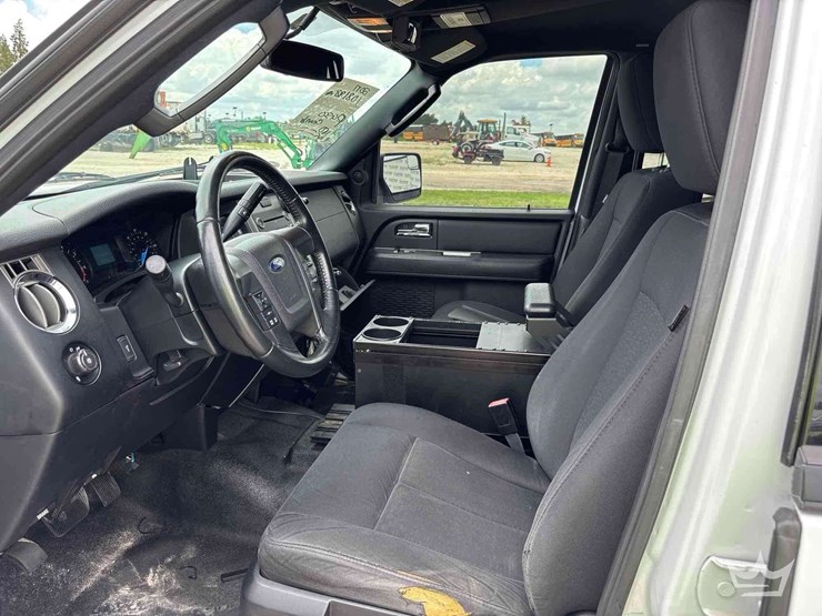 2017-ford-expedition-image-16