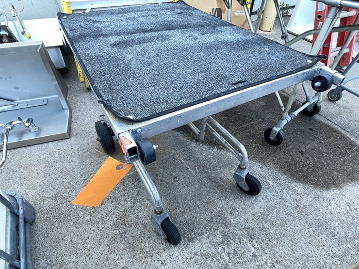 #9136-•-utility-cart-(03)-image-1
