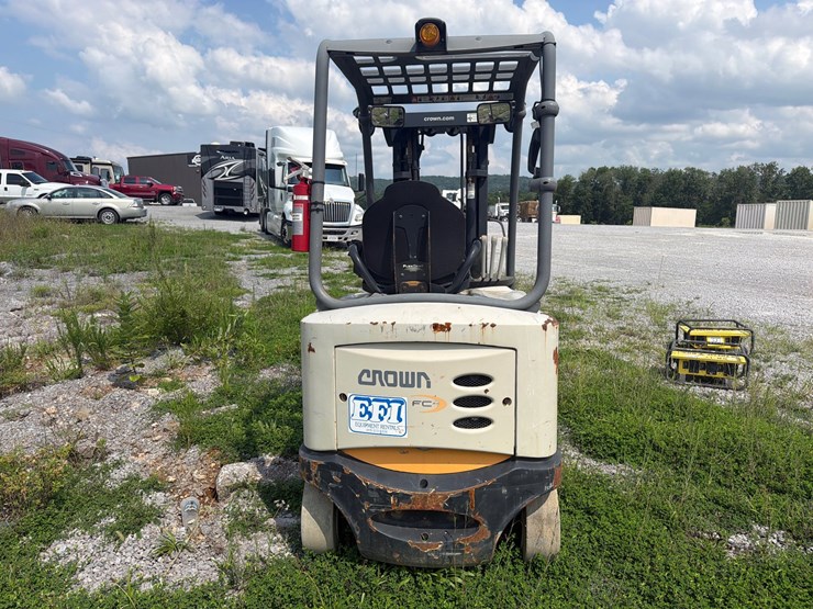 #562-•-2016-crown-fc5225-industrial-forklift-image-5